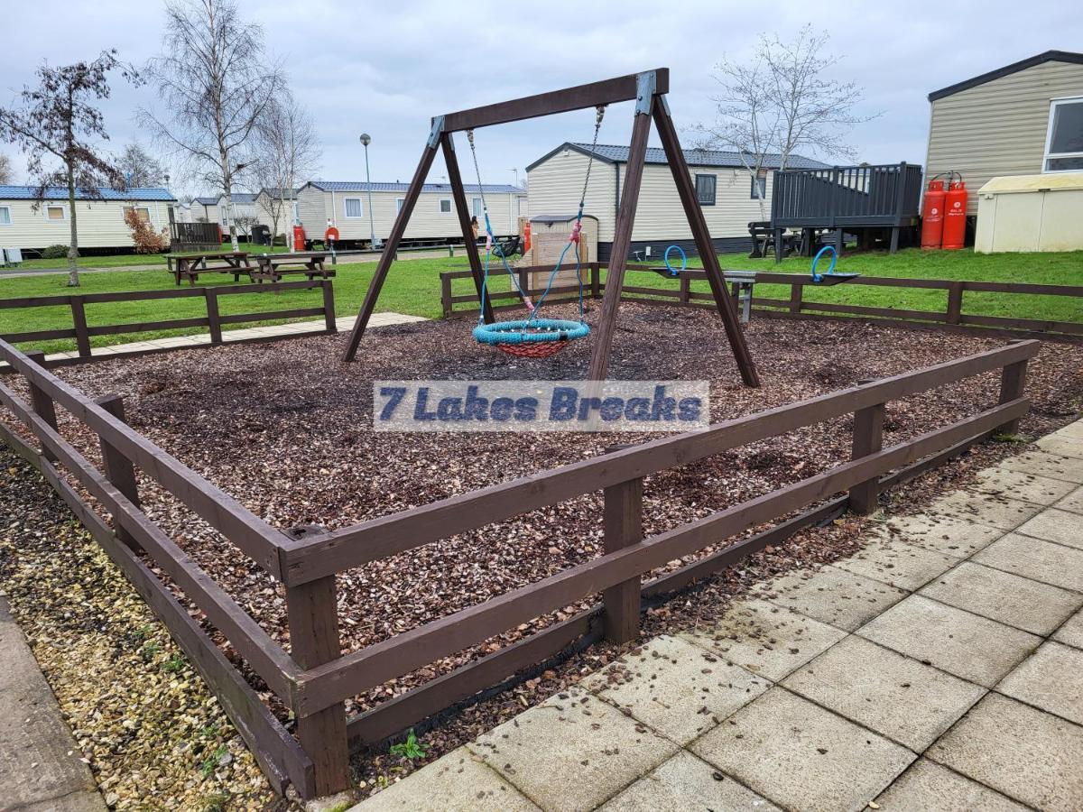 7 Lakes Breaks At 7 Lakes Country Park Crowle  エクステリア 写真